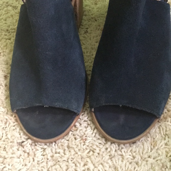 Sole Society Ferris Suede Cutout Ankle Bootie - Picture 4 of 4